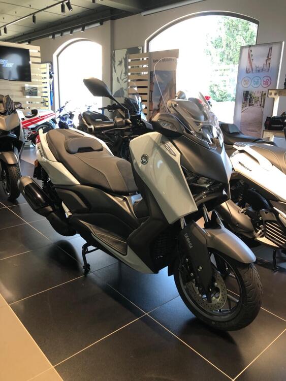 Yamaha X-Max 300 Tech Max (2025)