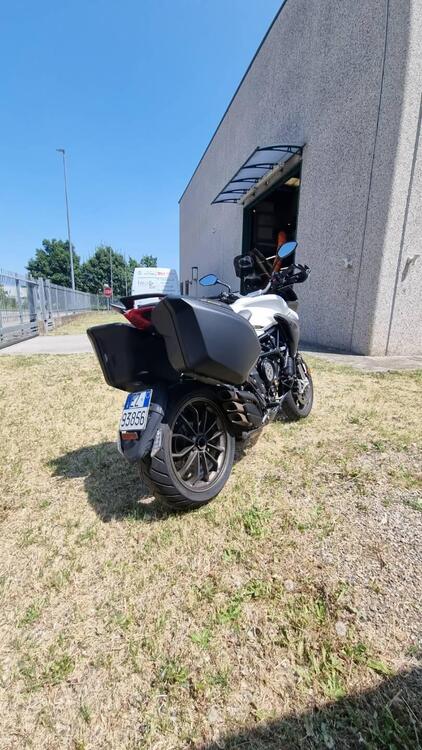 MV Agusta Turismo Veloce 800 Lusso (2021 - 22) (4)