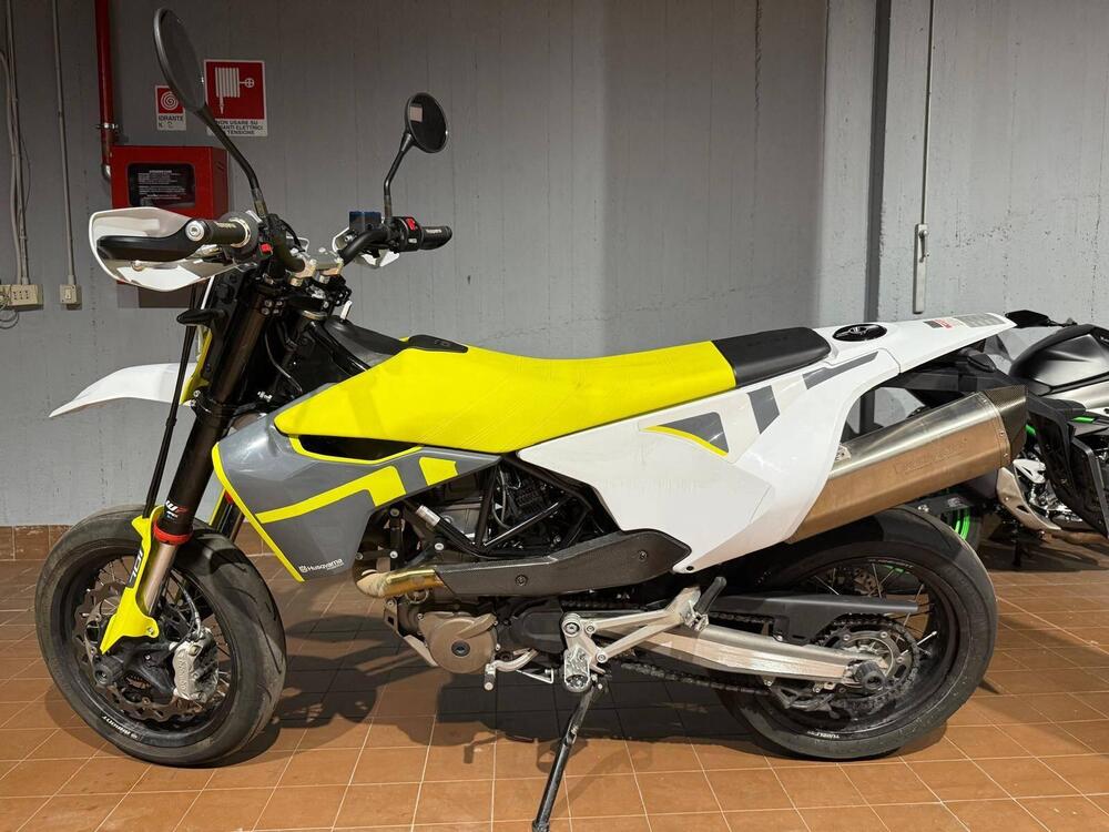 Husqvarna 701 Supermoto (2022)