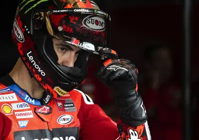 MotoGP 2025. GP della Repubblica Ceca a Brno. Bagnaia 13°, Davide Tardozzi: Errore del team, il pilota voleva la media. E Pecco: Abbiamo sbagliato completamente strategia