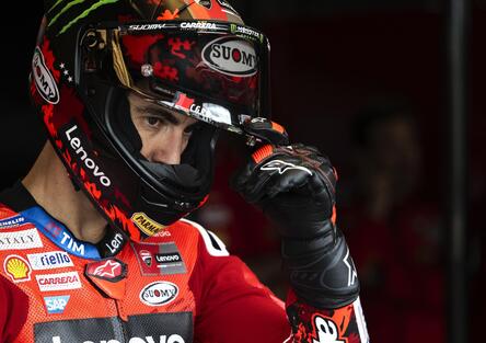 Bagnaia 13°, Tardozzi: Errore del team, il pilota voleva la media. E Pecco: Abbiamo sbagliato completamente strategia