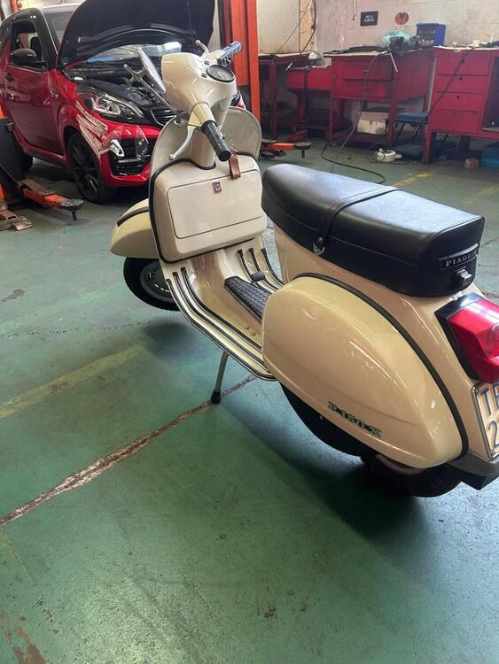 Piaggio Vespa PX 150 (5)