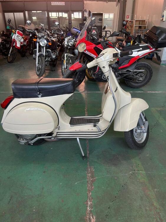 Piaggio Vespa PX 150 (2)