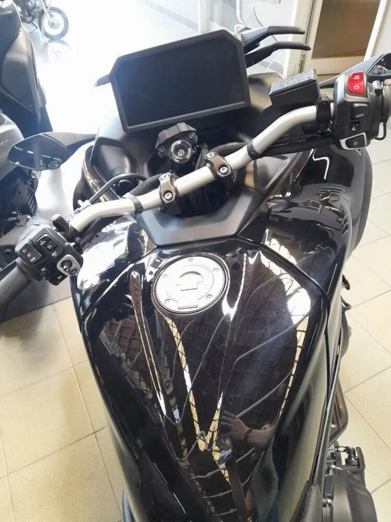 Yamaha Niken 890 GT (2023 - 26) (6)