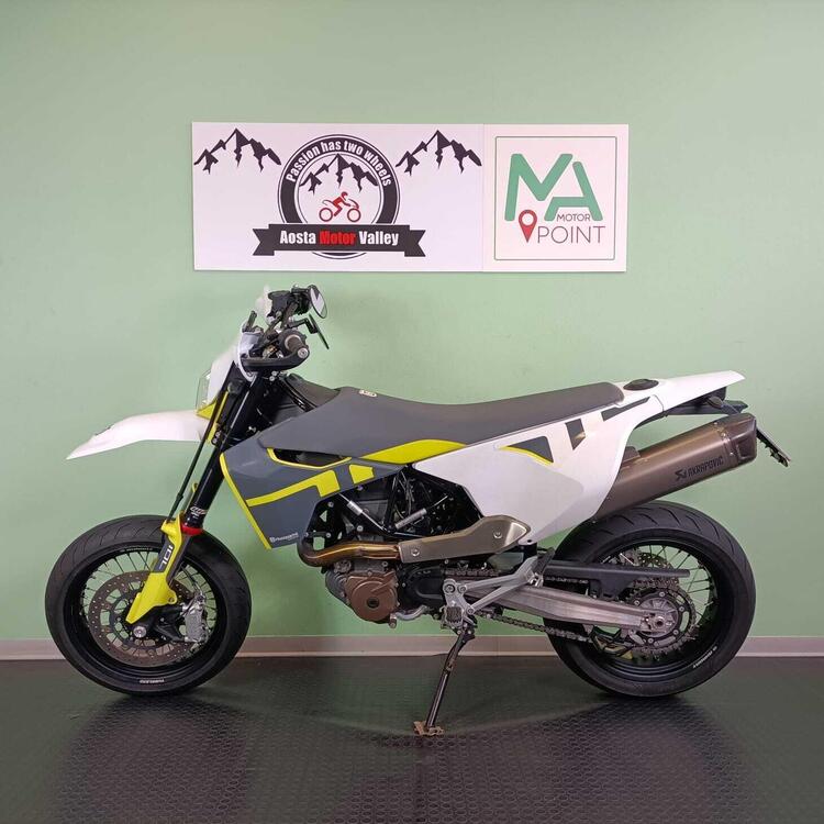 Husqvarna 701 Supermoto (2021) (2)