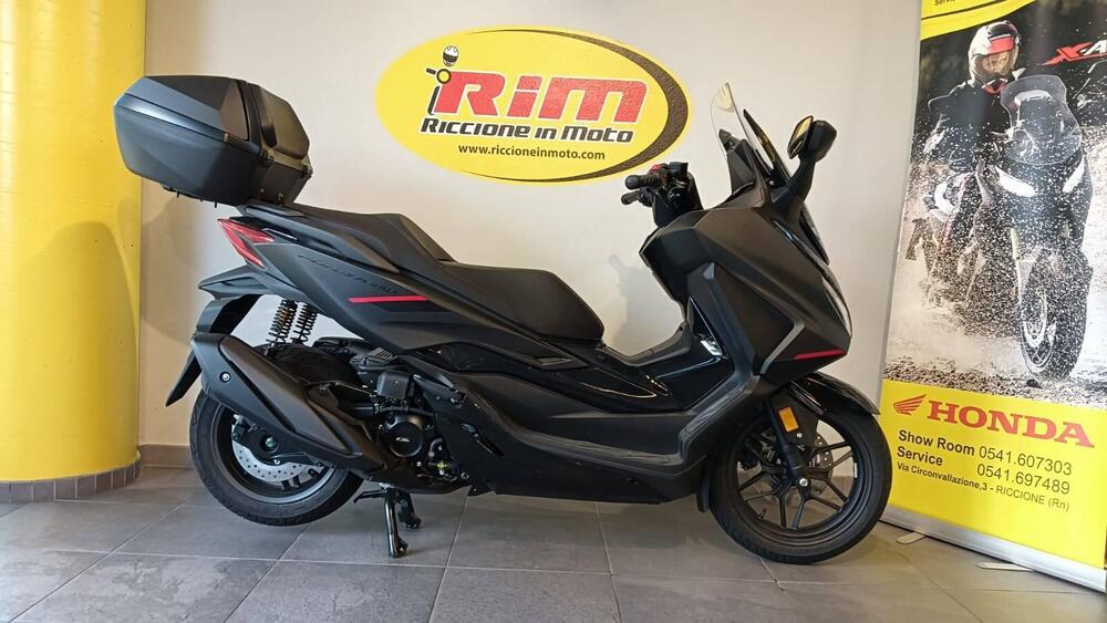 Honda Forza 350 Deluxe (2025)