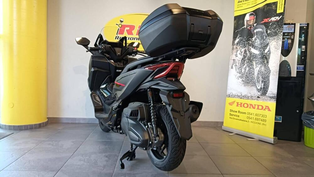 Honda Forza 350 Deluxe (2025) (3)