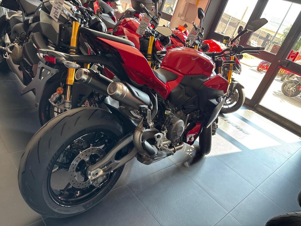 Ducati Streetfighter V2 (2025) (4)