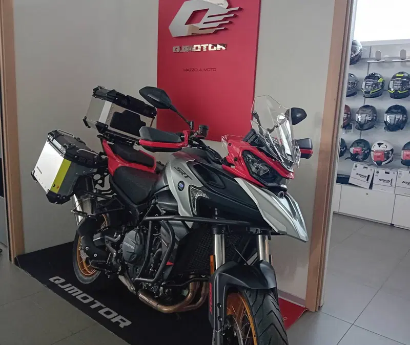 QJ Motor SRT 900 SX (2025 - 26) (3)