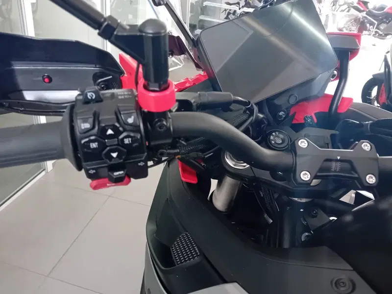 QJ Motor SRT 900 SX (2025 - 26) (4)