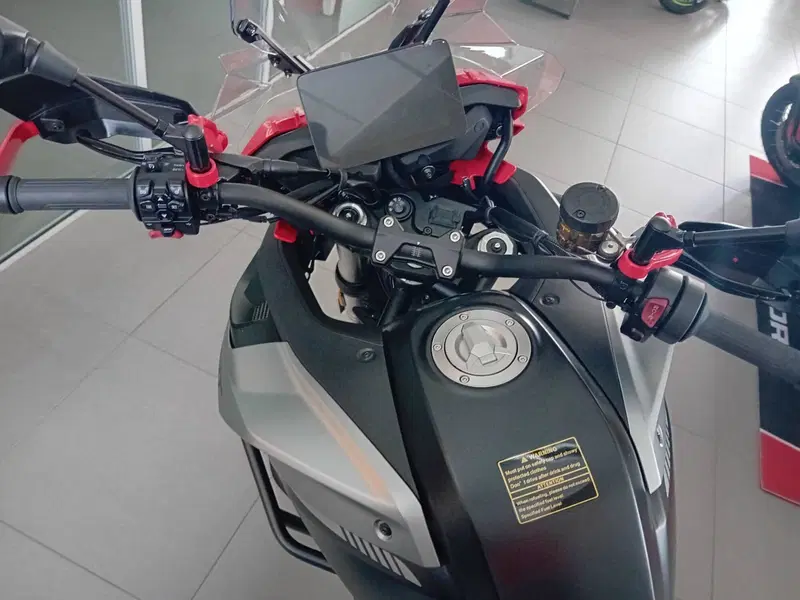 QJ Motor SRT 900 SX (2025 - 26) (5)