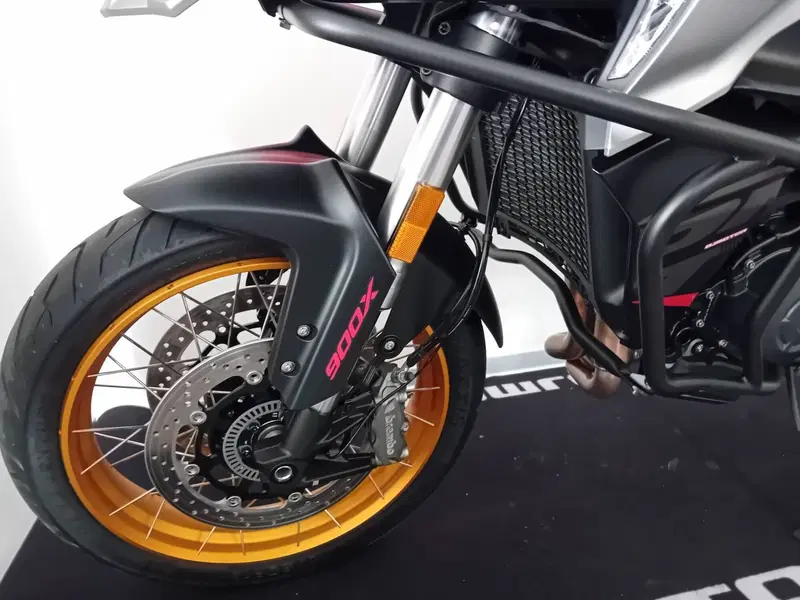 QJ Motor SRT 900 SX (2025 - 26) (5)