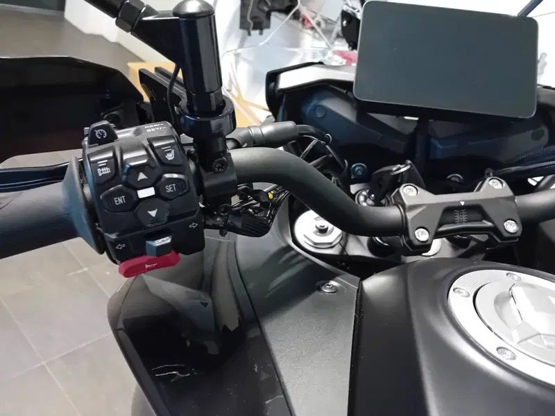 QJ Motor SRT 900 SX (2025 - 26) (13)