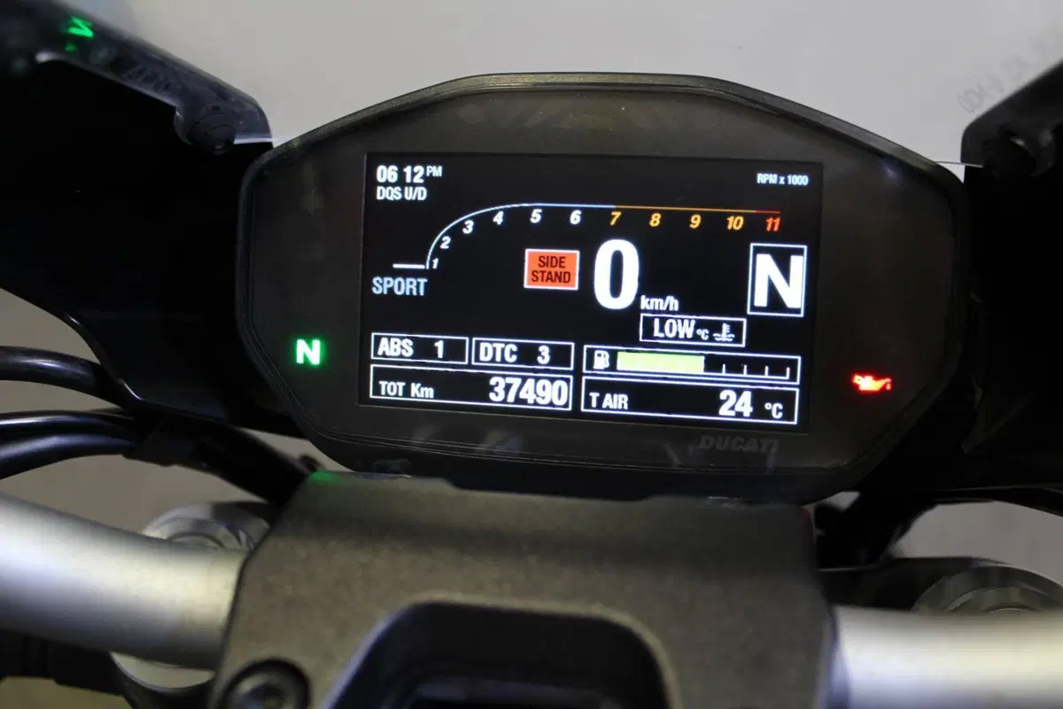 Ducati Monster 821 Stealth (2019 - 20) (3)