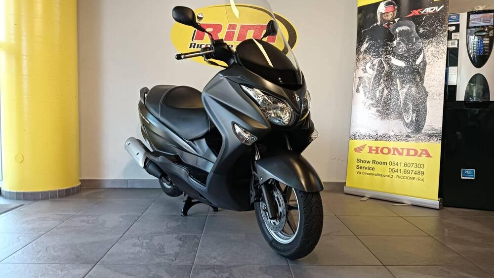 Suzuki Burgman UH 200 (2014 - 15) (2)