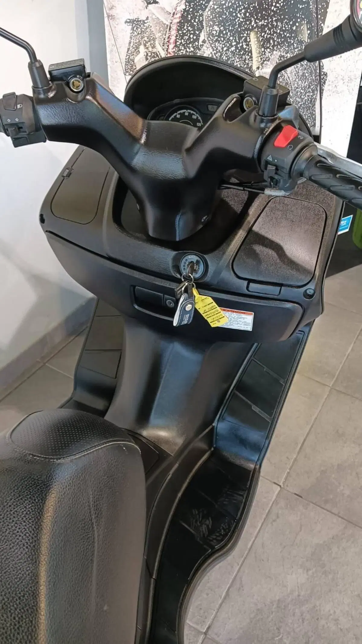 Suzuki Burgman UH 200 (2014 - 15) (7)