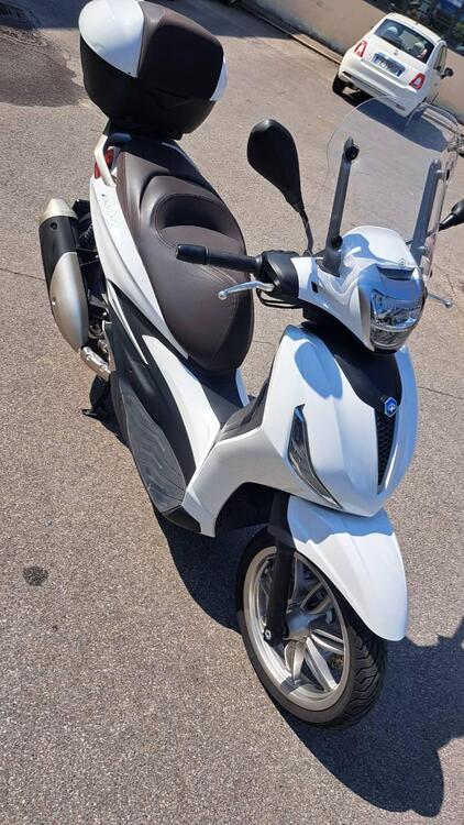 Piaggio Beverly 300 ABS-ASR (2021 - 25) (4)