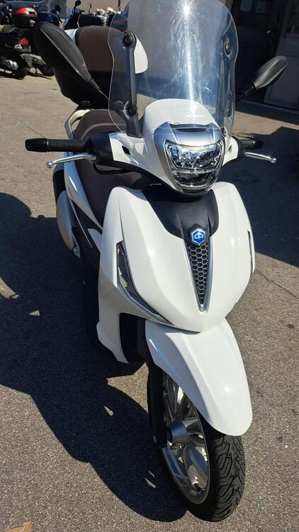 Piaggio Beverly 300 ABS-ASR (2021 - 25) (5)