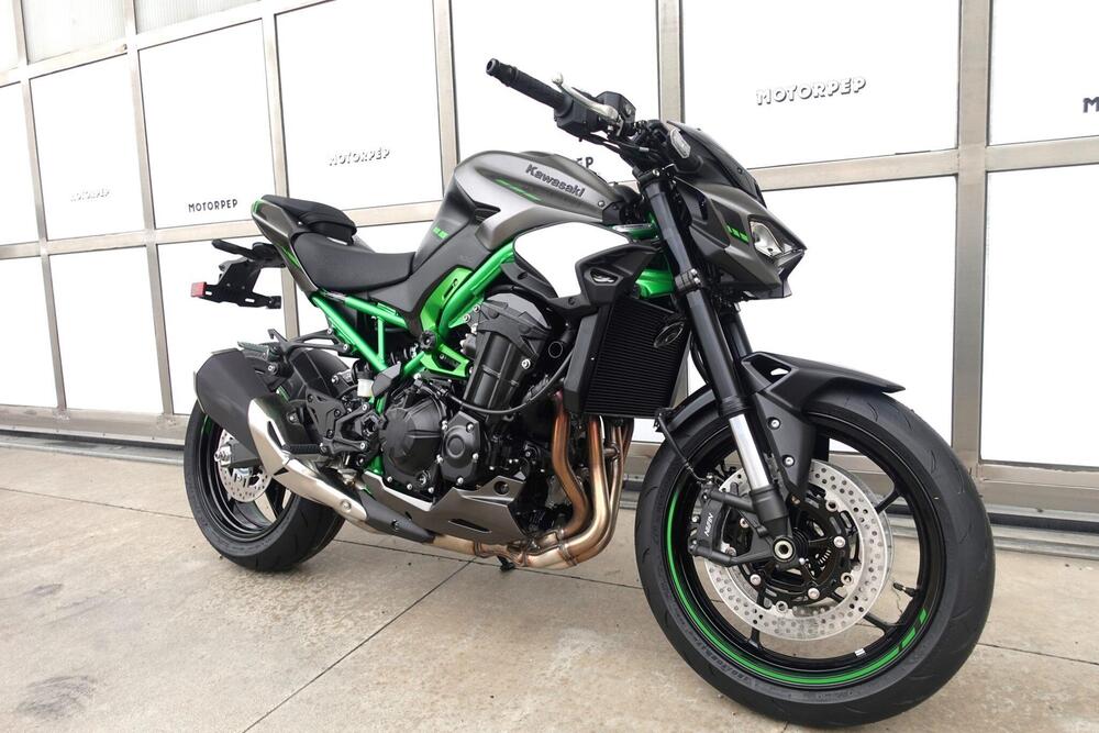 Kawasaki Z 900 A2 (2025 - 26) (2)