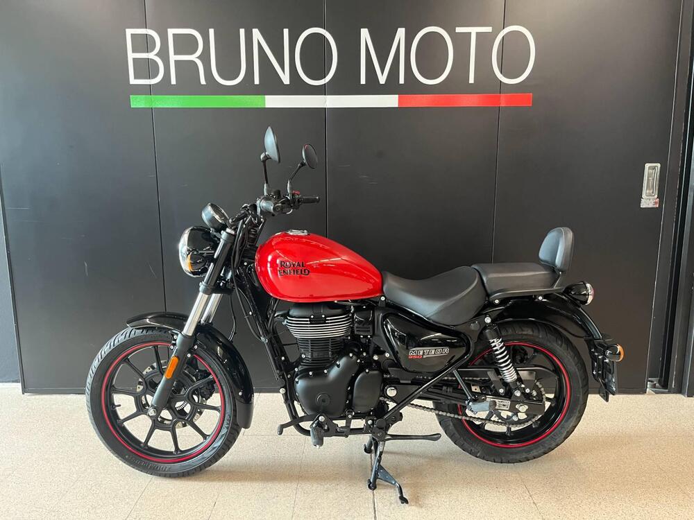 Royal Enfield Meteor 350 Fireball (2021 - 25) (2)