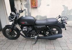Moto Guzzi V7 III Carbon (2018 - 20) usata