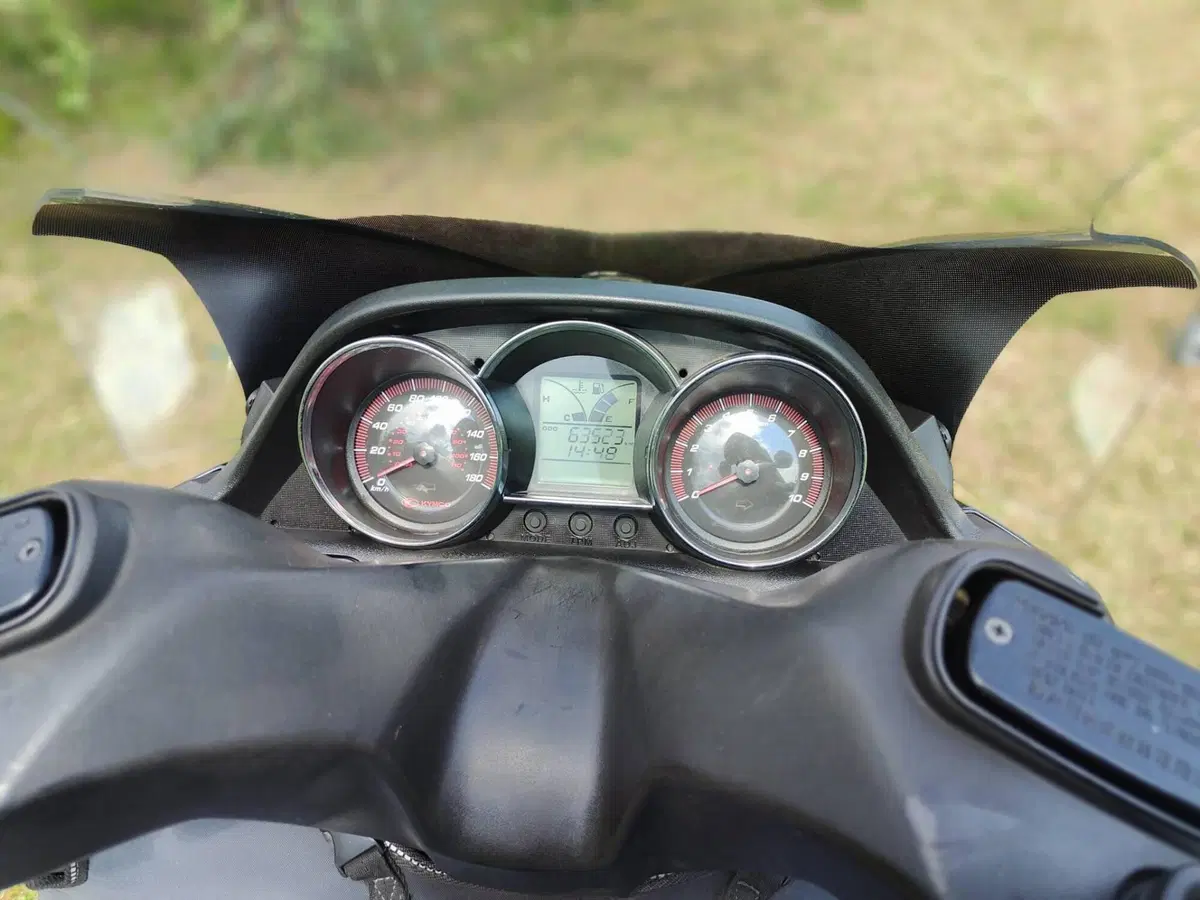 Kymco Downtown 300i (2009 - 17) (5)