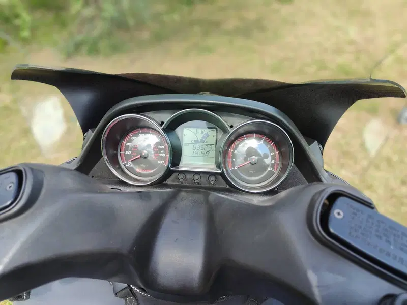 Kymco Downtown 300i (2009 - 17) (5)