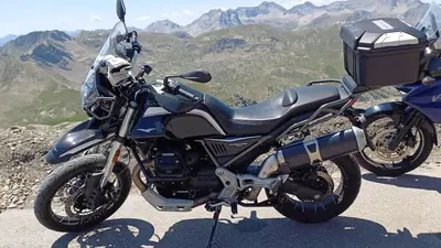 Moto Guzzi V85 TT Guardia d'Onore (2022 - 23) usata