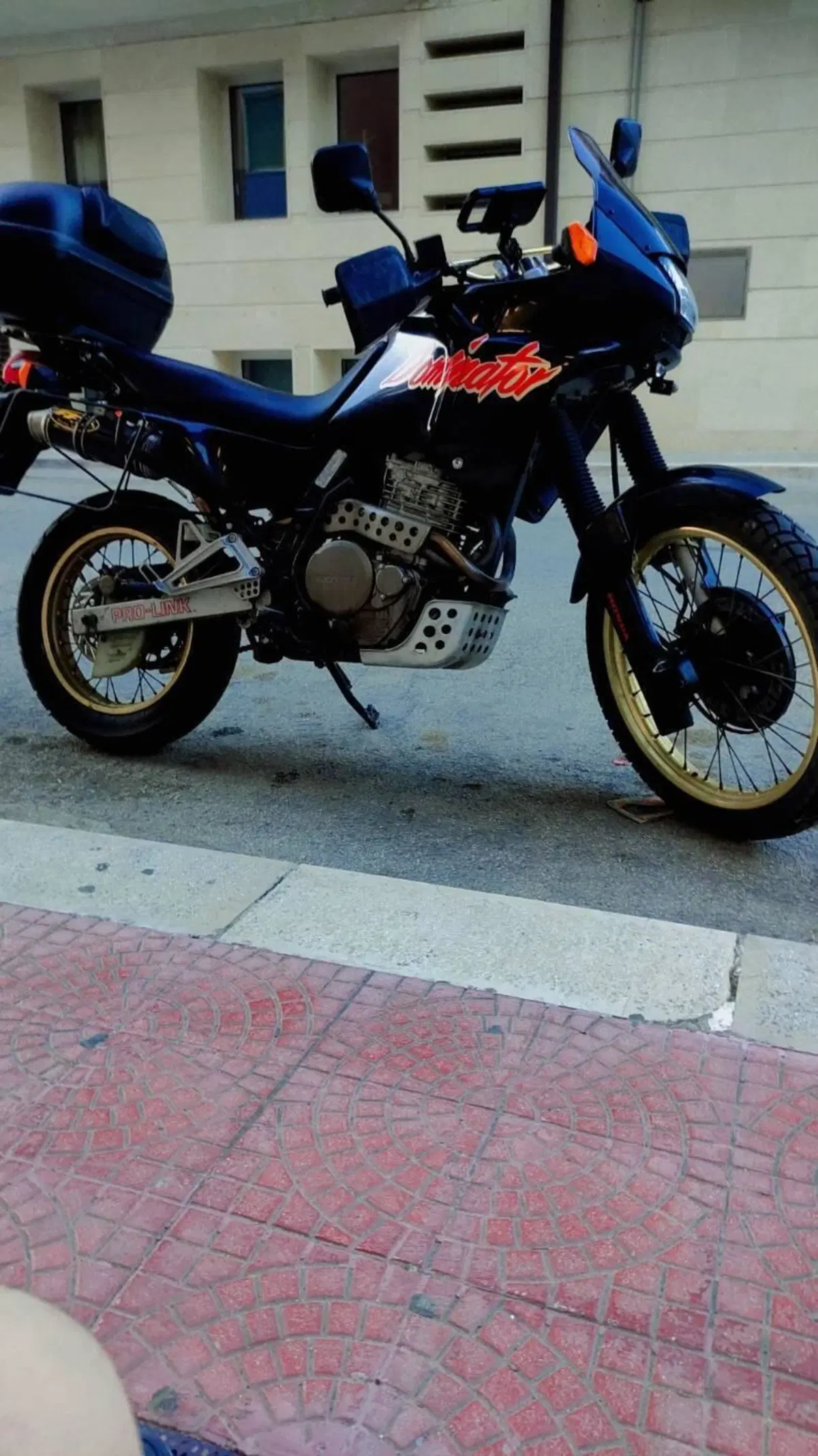 Honda NX 650 Dominator (1988 - 90) (3)