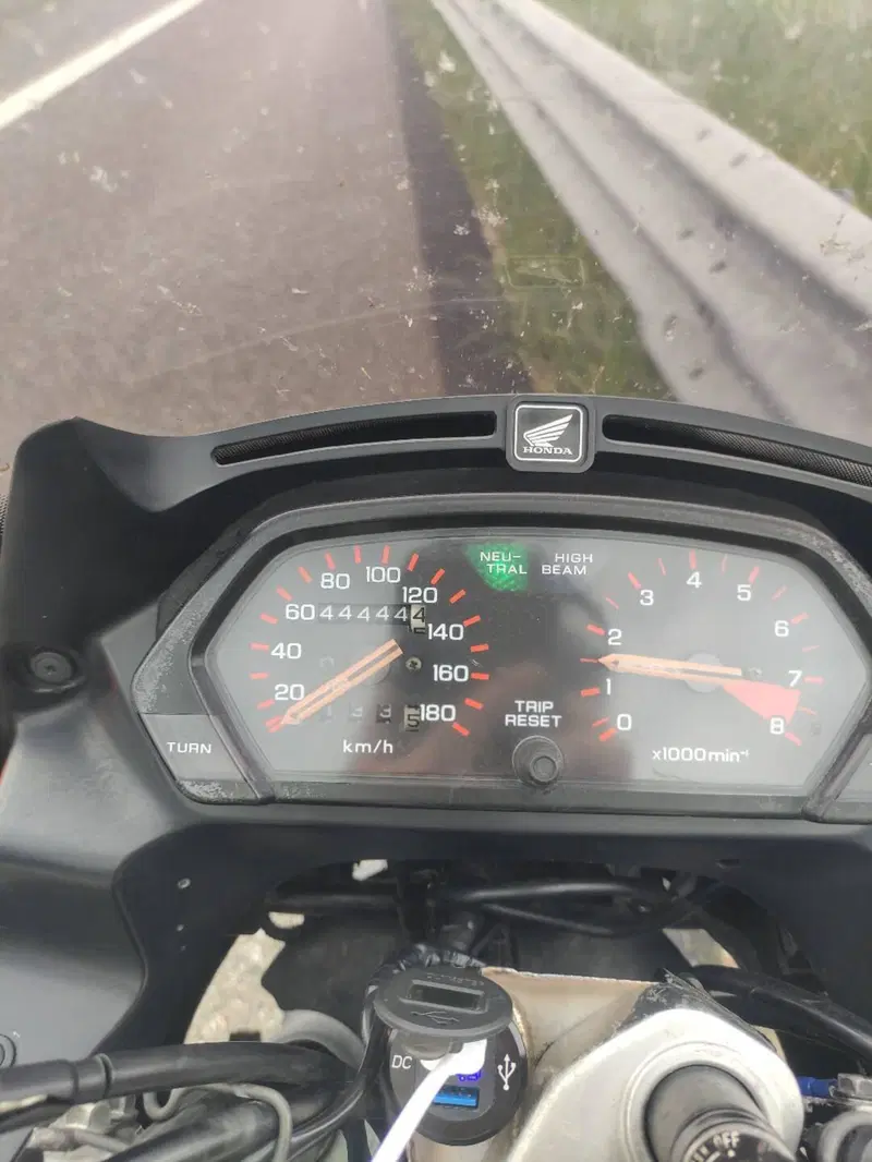 Honda NX 650 Dominator (1988 - 90) (6)