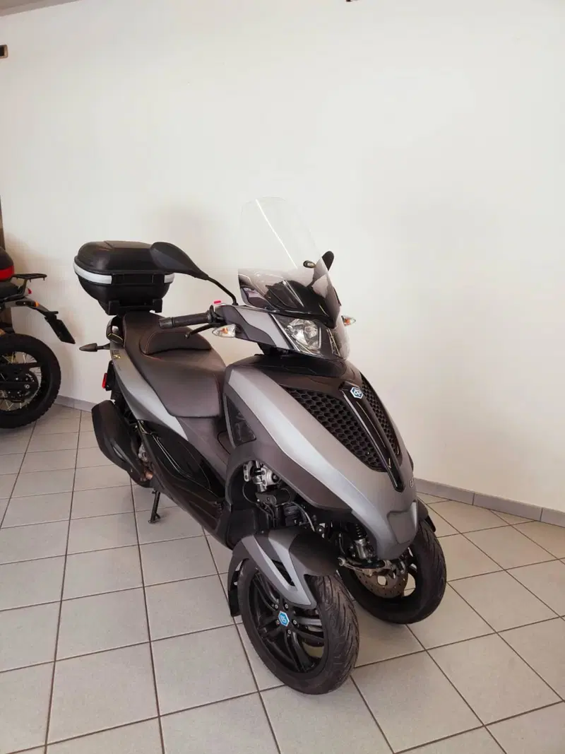 Piaggio Mp3 300 LT Yourban Sport (2017 - 19) (4)