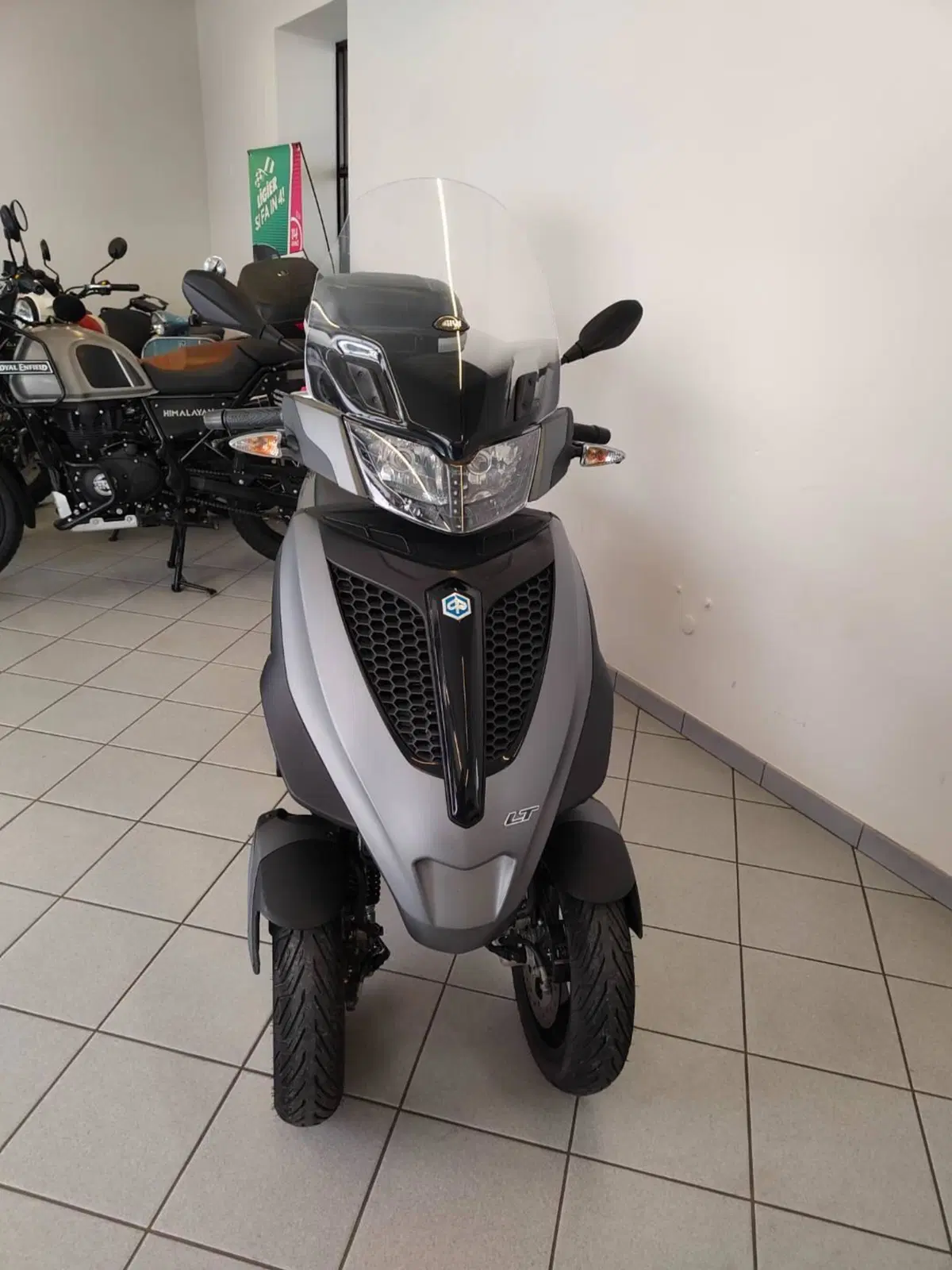Piaggio Mp3 300 LT Yourban Sport (2017 - 19) (13)
