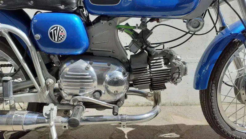 Aermacchi Harley-Davidson 350N (5)