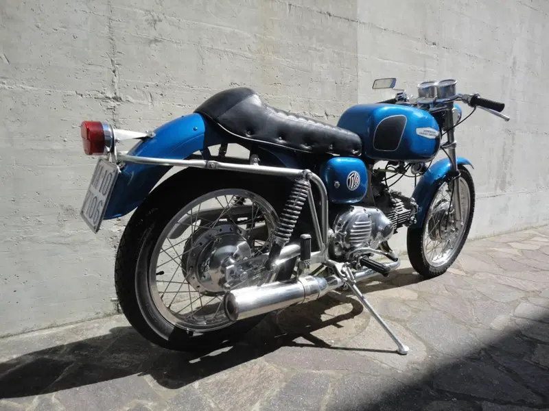 Aermacchi Harley-Davidson 350N (7)