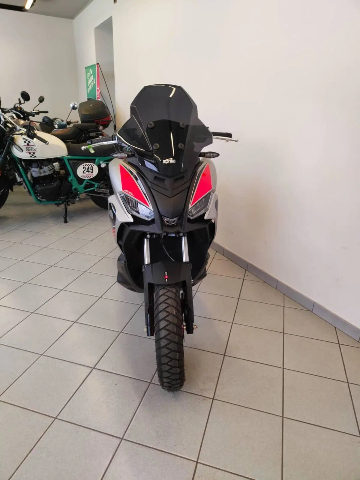 Aprilia SR GT 200 Sport (2025 - 26) (5)
