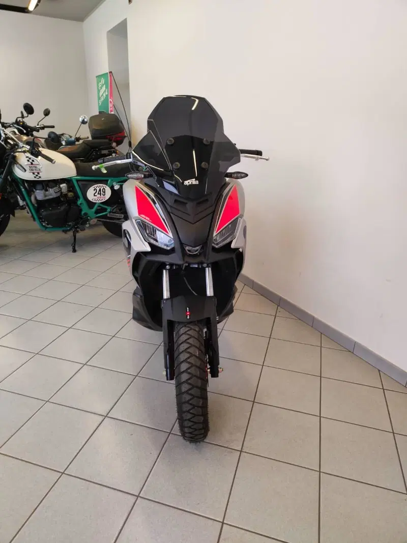 Aprilia SR GT 200 Sport (2025 - 26) (5)