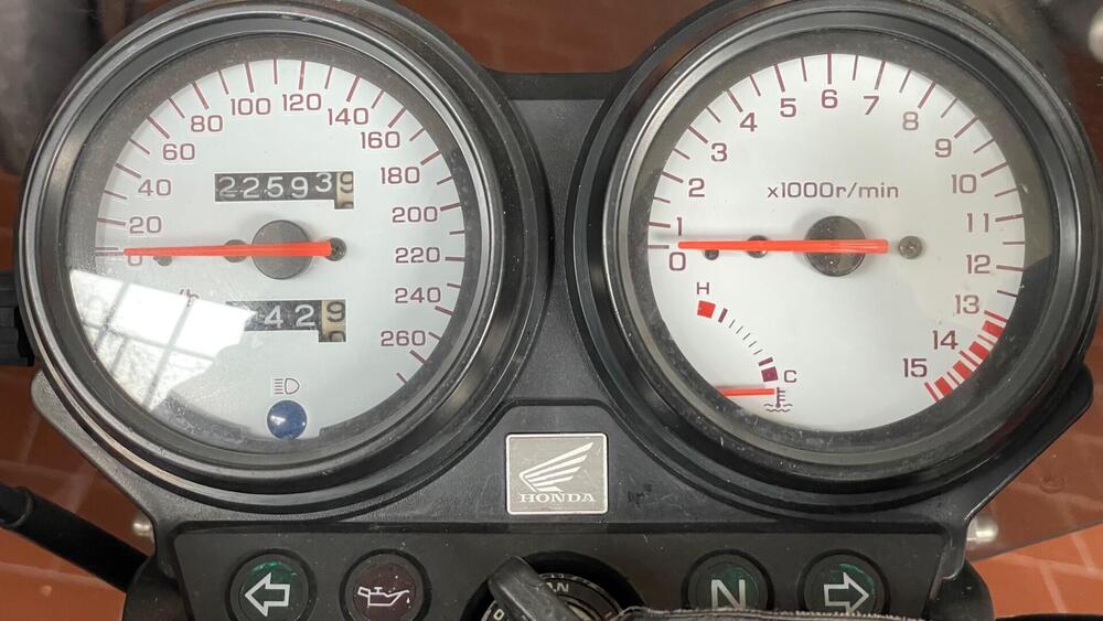 Honda Hornet 600 (2000 - 02) (5)