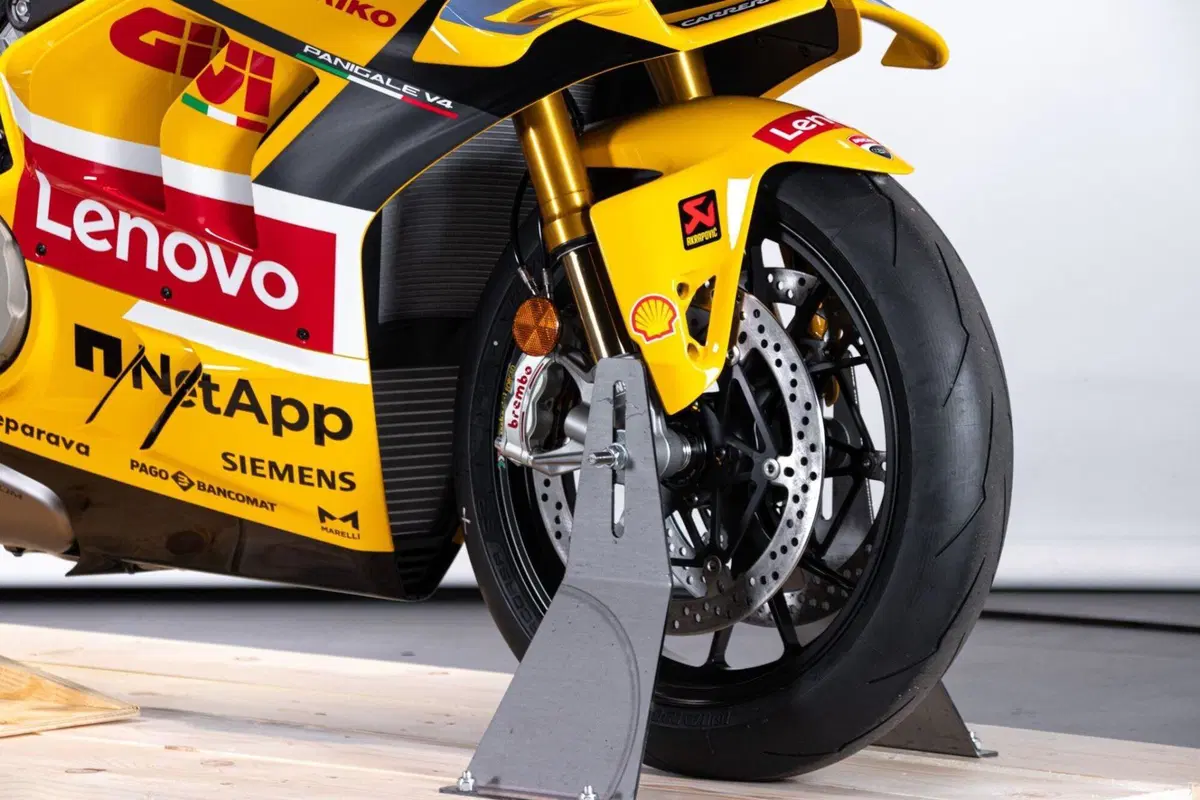 Ducati Panigale V4 Bagnaia 2023 World Champion Replica (2024) (14)
