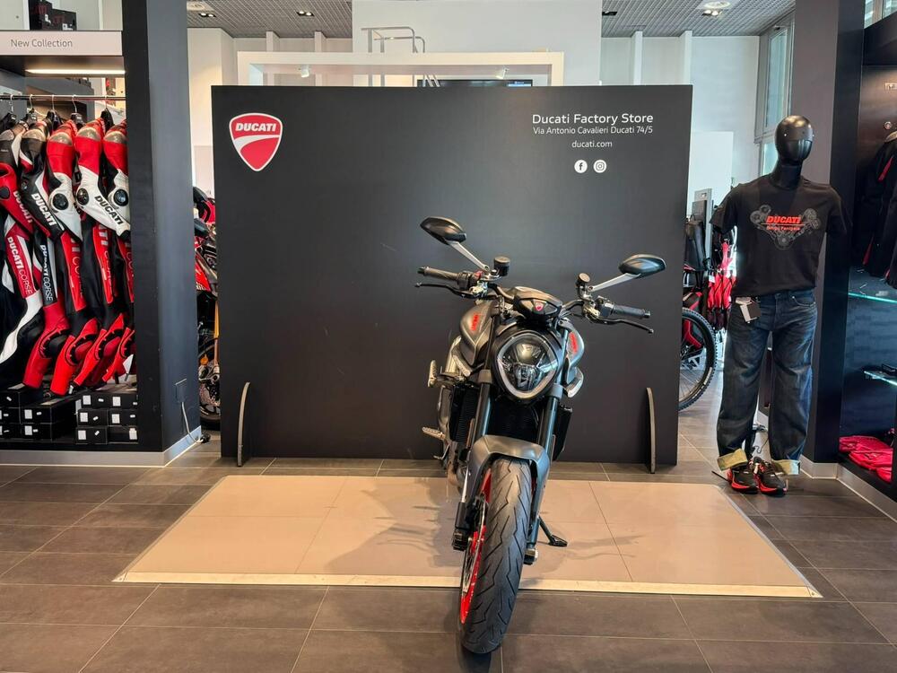 Ducati Monster 937 + (2021 - 25) (3)