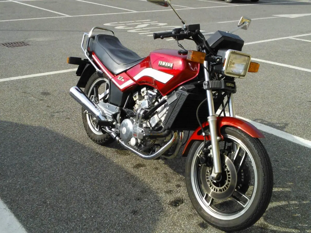 Yamaha XZ550 (2)