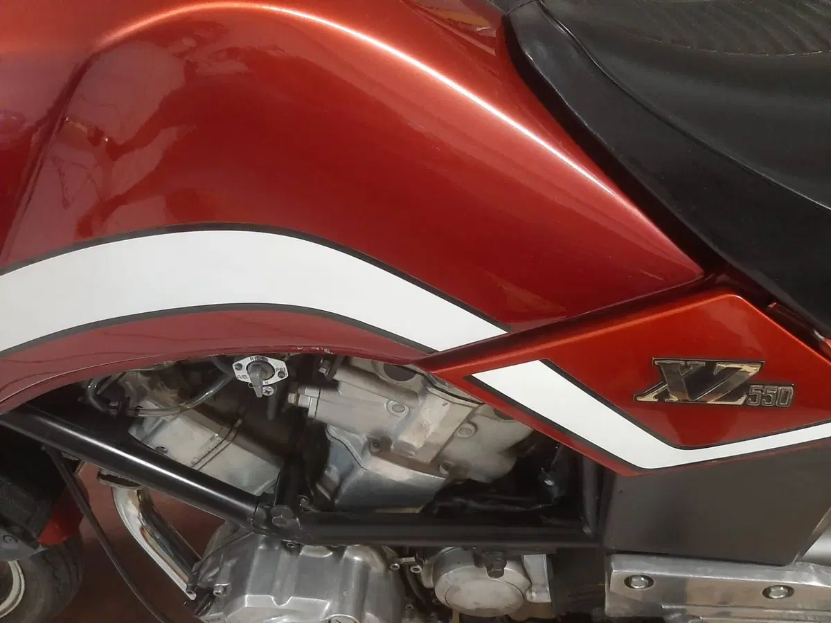 Yamaha XZ550 (8)