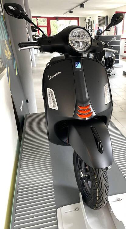 Vespa GTS 310 Supersport (2025) (2)