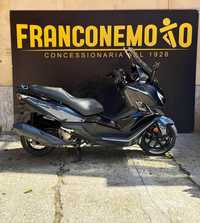 Sym Cruisym 300 E5+ (2025) (2)