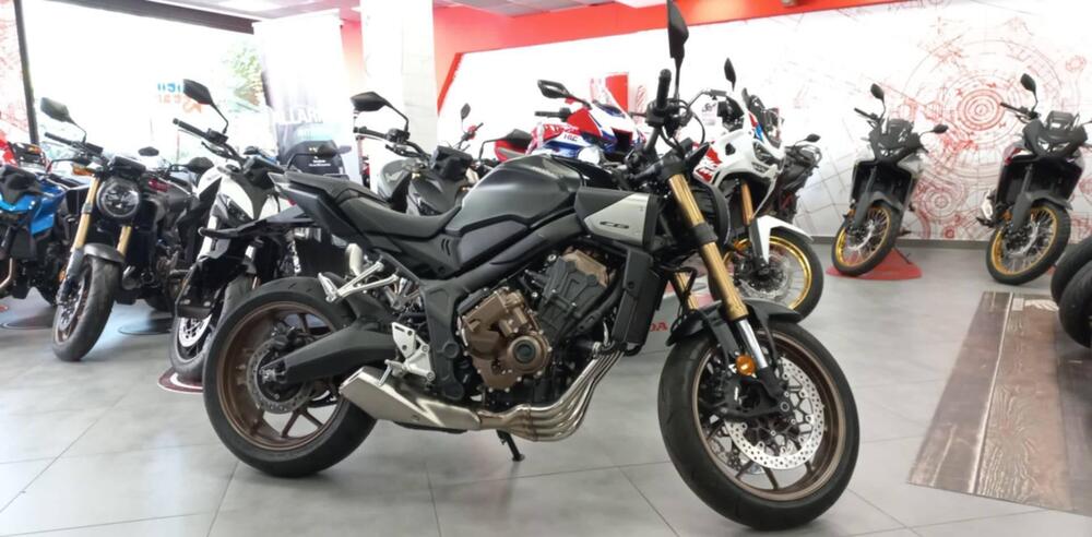 Honda CB 650 R E-Clutch (2024 - 25)