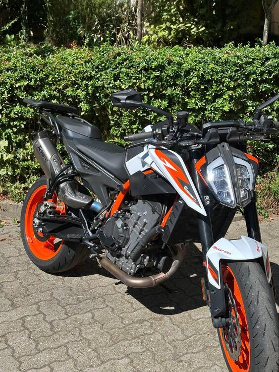 KTM 890 Duke R (2021) (3)