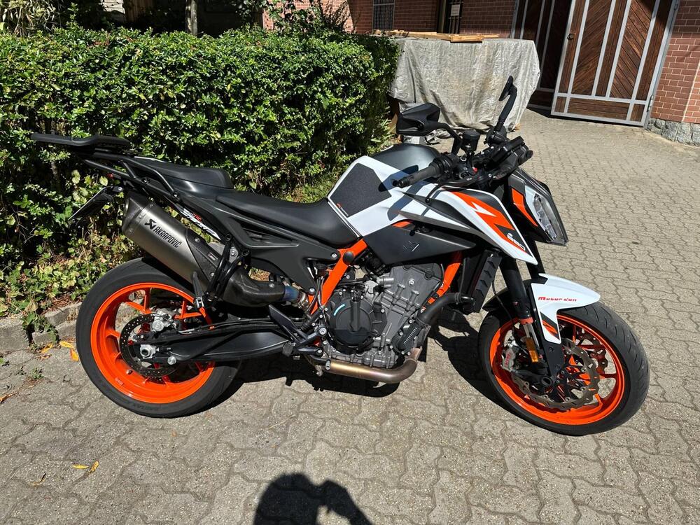 KTM 890 Duke R (2021)