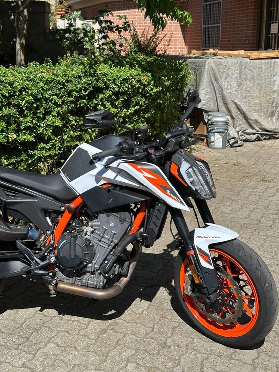 KTM 890 Duke R (2021) (4)