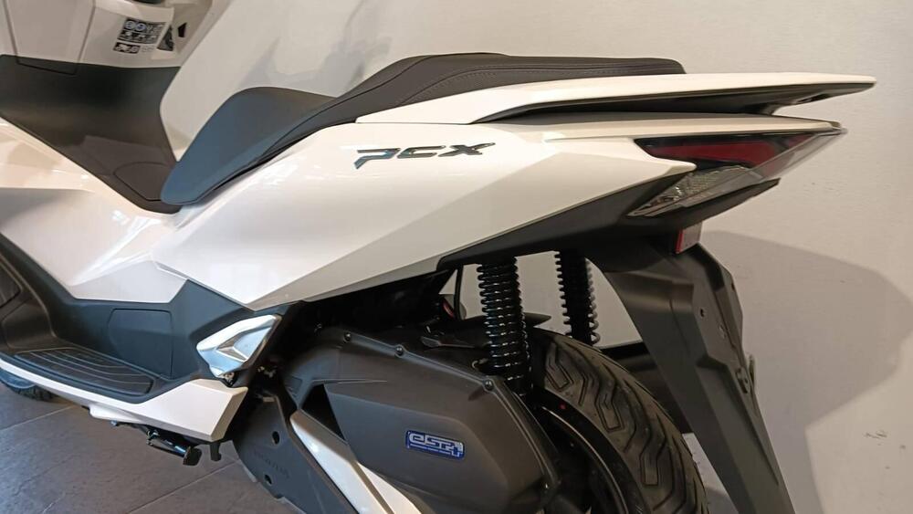 Honda PCX 125 (2025) (5)