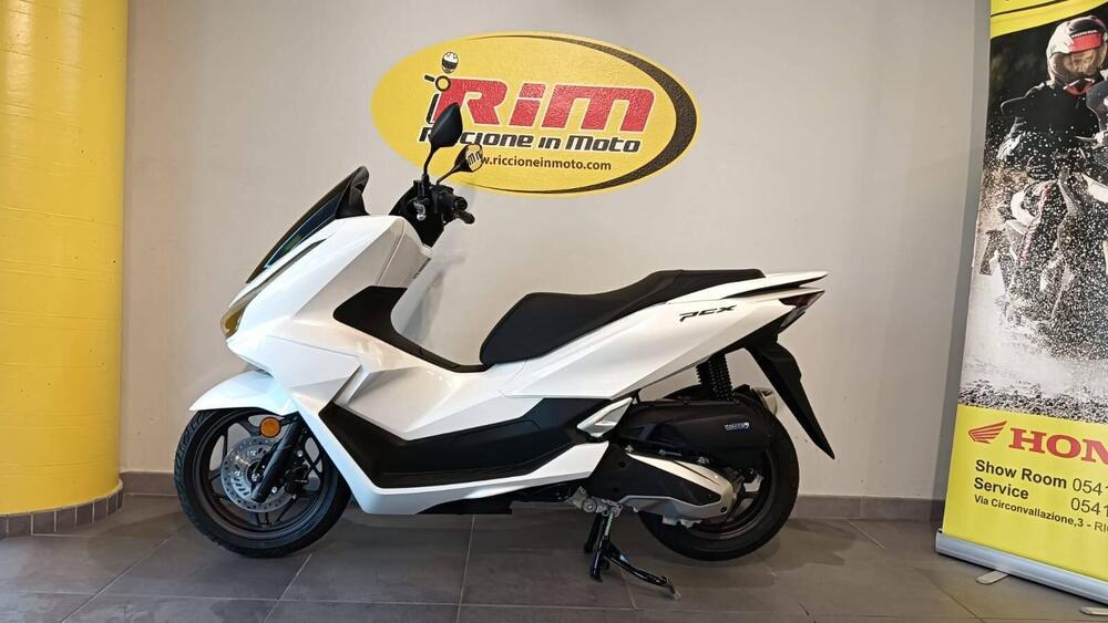 Honda PCX 125 (2025) (3)