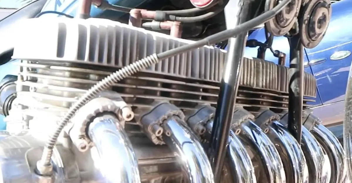 Special Kawasaki sette cilindri all'asta